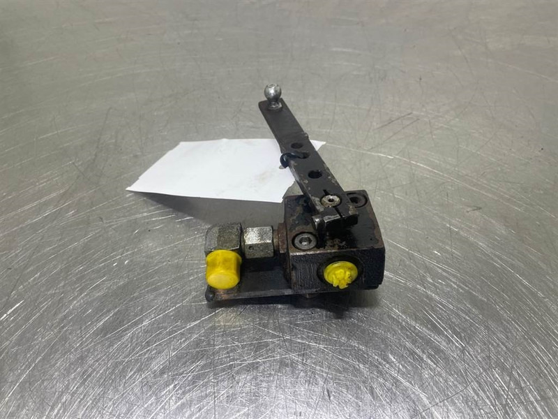 Ahlmann AZ6-4198071A-Valve/Ventile/Ventiel - Hidraulika - Építőipari gépek: 1 kép. Ahlmann AZ6-4198071A-Valve/Ventile/Ventiel - Hidraulika - Építőipari gépek: 1 kép.