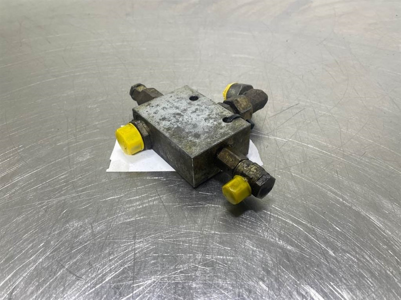 Ahlmann AZ6-Oil Control 084396030320000-Senkbremsventile - Hidraulika - Építőipari gépek: 2 kép. Ahlmann AZ6-Oil Control 084396030320000-Senkbremsventile - Hidraulika - Építőipari gépek: 2 kép.