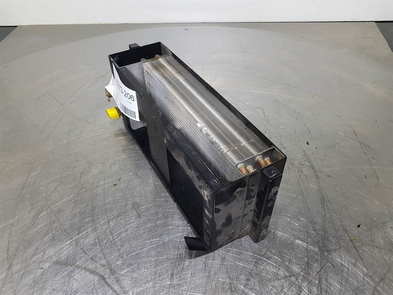 Atlas AR65-Avrora 151-AT1-0001-AR65-Airco condenser - Keret/ Alváz - Építőipari gépek: 2 kép. Atlas AR65-Avrora 151-AT1-0001-AR65-Airco condenser - Keret/ Alváz - Építőipari gépek: 2 kép.