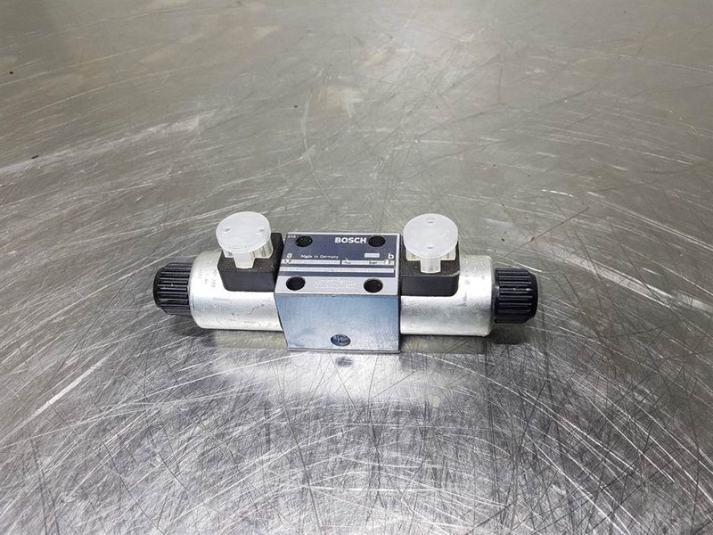 Bosch 081WV06P1V1004-Valve/Ventile/Ventiel - Hidraulika: 1 kép. Bosch 081WV06P1V1004-Valve/Ventile/Ventiel - Hidraulika: 1 kép.