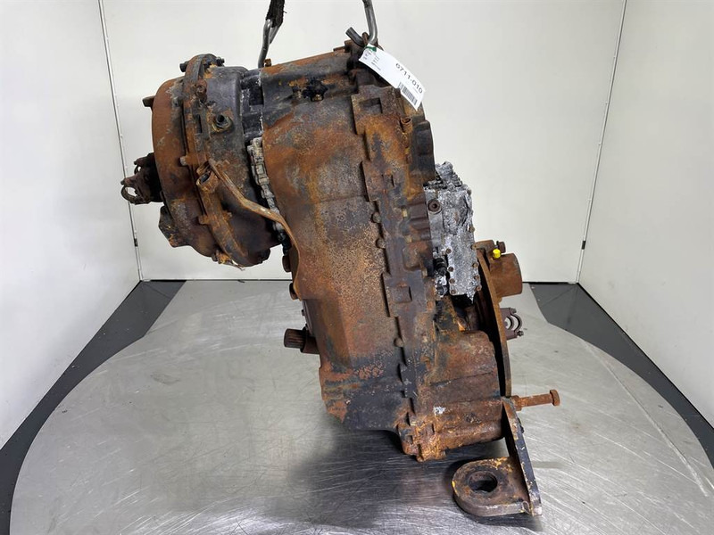 Case 521F-ZF 4WG-130-Transmission/Getriebe - Sebességváltó - Építőipari gépek: 3 kép. Case 521F-ZF 4WG-130-Transmission/Getriebe - Sebességváltó - Építőipari gépek: 3 kép.