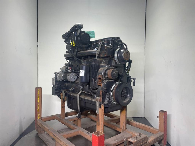 Cummins QSB6.7 - Engine/Motor - Motor - Építőipari gépek: 3 kép. Cummins QSB6.7 - Engine/Motor - Motor - Építőipari gépek: 3 kép.
