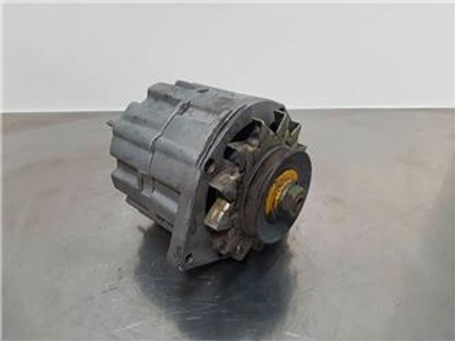 Deutz 24V 55A-PSH 586.002.055-Alternator/Lichtmaschine - Motor - Építőipari gépek: 1 kép. Deutz 24V 55A-PSH 586.002.055-Alternator/Lichtmaschine - Motor - Építőipari gépek: 1 kép.