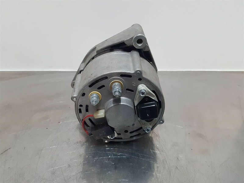Deutz 28V 27A - Alternator/Lichtmaschine/Dynamo - Motor - Építőipari gépek: 5 kép. Deutz 28V 27A - Alternator/Lichtmaschine/Dynamo - Motor - Építőipari gépek: 5 kép.