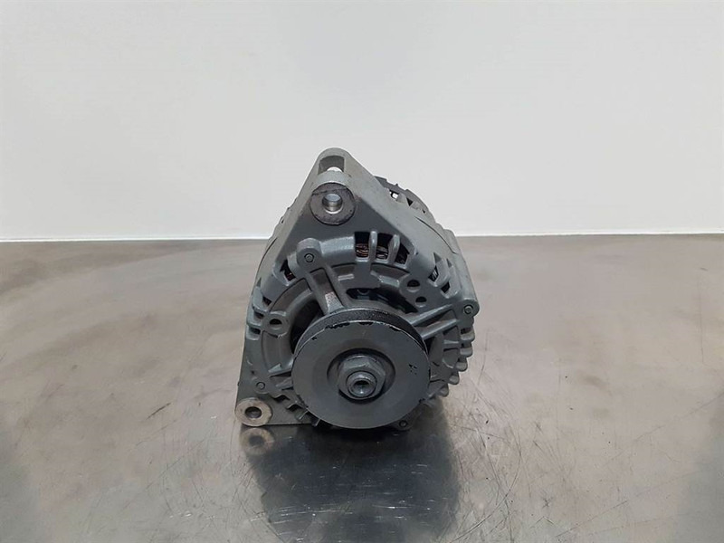 Deutz 28V 35A - Alternator/Lichtmaschine/Dynamo - Motor - Építőipari gépek: 2 kép. Deutz 28V 35A - Alternator/Lichtmaschine/Dynamo - Motor - Építőipari gépek: 2 kép.