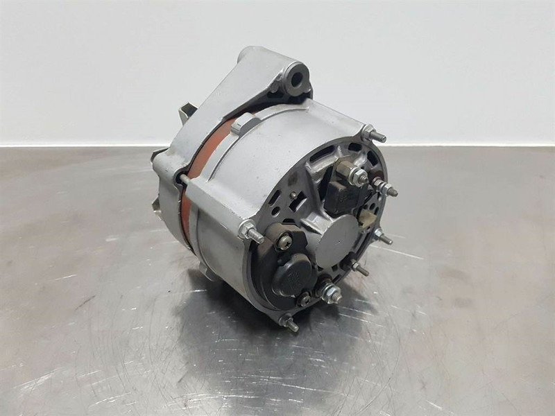 Deutz 913/1013-28V 55A-Alternator/Lichtmaschine/Dynamo - Motor - Építőipari gépek: 4 kép. Deutz 913/1013-28V 55A-Alternator/Lichtmaschine/Dynamo - Motor - Építőipari gépek: 4 kép.