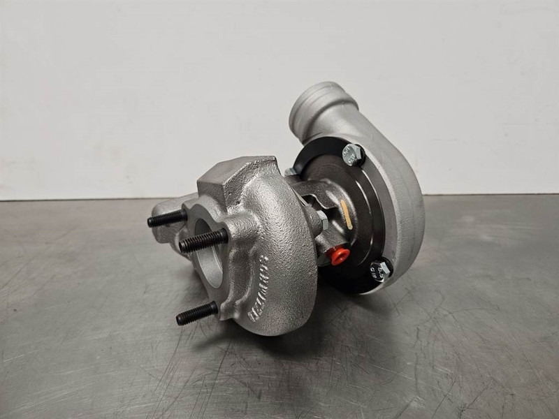 Deutz BF4L1011 - Turbocharger/Turbolader/Turbo - Motor - Építőipari gépek: 5 kép. Deutz BF4L1011 - Turbocharger/Turbolader/Turbo - Motor - Építőipari gépek: 5 kép.