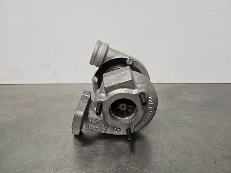 Deutz BF4L1011 - Turbocharger/Turbolader/Turbo - Motor - Építőipari gépek: 3 kép. Deutz BF4L1011 - Turbocharger/Turbolader/Turbo - Motor - Építőipari gépek: 3 kép.