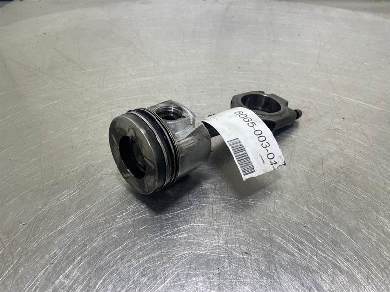Deutz TD2011L04I - Piston/Kolben/Zuiger - Motor - Építőipari gépek: 1 kép. Deutz TD2011L04I - Piston/Kolben/Zuiger - Motor - Építőipari gépek: 1 kép.