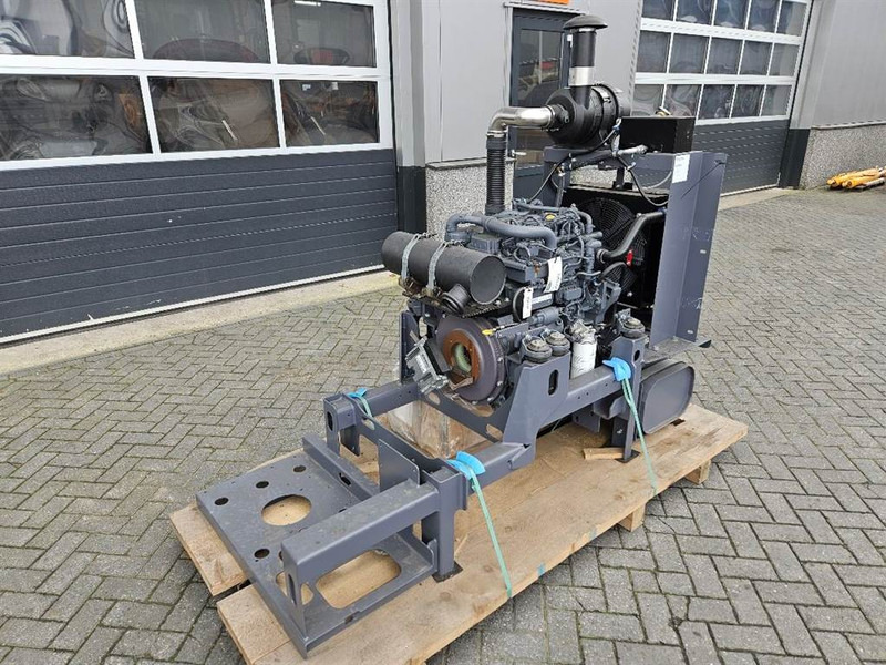 Deutz TD3.6L4 - Engine/Motor - Motor - Építőipari gépek: 2 kép. Deutz TD3.6L4 - Engine/Motor - Motor - Építőipari gépek: 2 kép.