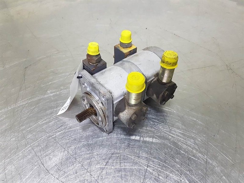 Diesel Kiki - Bosch - 307012-1020 - Gearpump/Zahnr - Hidraulika - Építőipari gépek: 1 kép. Diesel Kiki - Bosch - 307012-1020 - Gearpump/Zahnr - Hidraulika - Építőipari gépek: 1 kép.