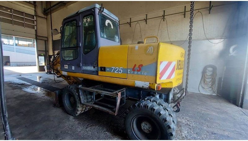 Furukawa W 725 LS (For parts) - Gumikerekes kotró: 3 kép. Furukawa W 725 LS (For parts) - Gumikerekes kotró: 3 kép.