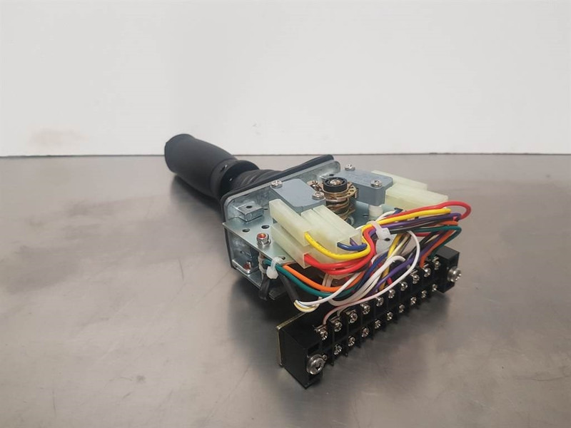 Genie 56773GT - Joystick/Steuergriff/Bedieningshendel - Elektromos rendszer - Építőipari gépek: 4 kép. Genie 56773GT - Joystick/Steuergriff/Bedieningshendel - Elektromos rendszer - Építőipari gépek: 4 kép.