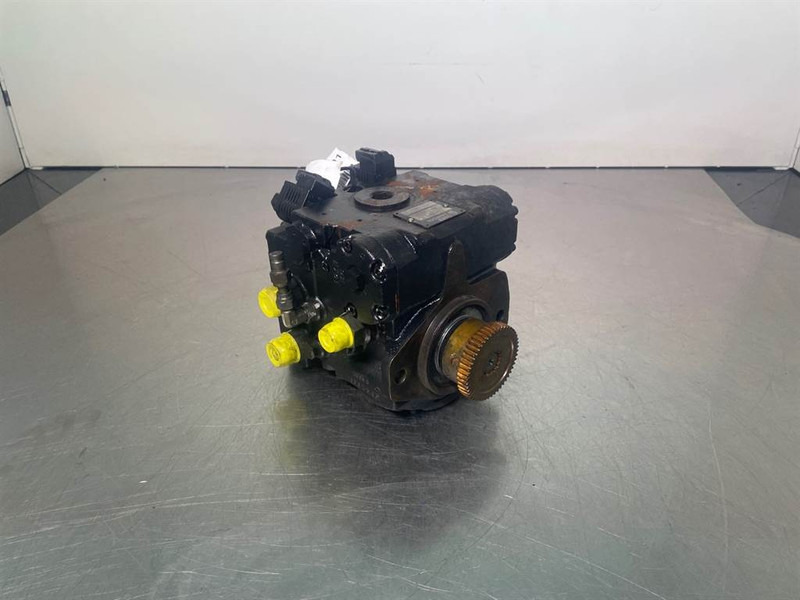 Genie Z34-22-Sauer Danfoss 42R28DG-Drive motor/Fahrmotor - Hidraulika - Építőipari gépek: 2 kép. Genie Z34-22-Sauer Danfoss 42R28DG-Drive motor/Fahrmotor - Hidraulika - Építőipari gépek: 2 kép.