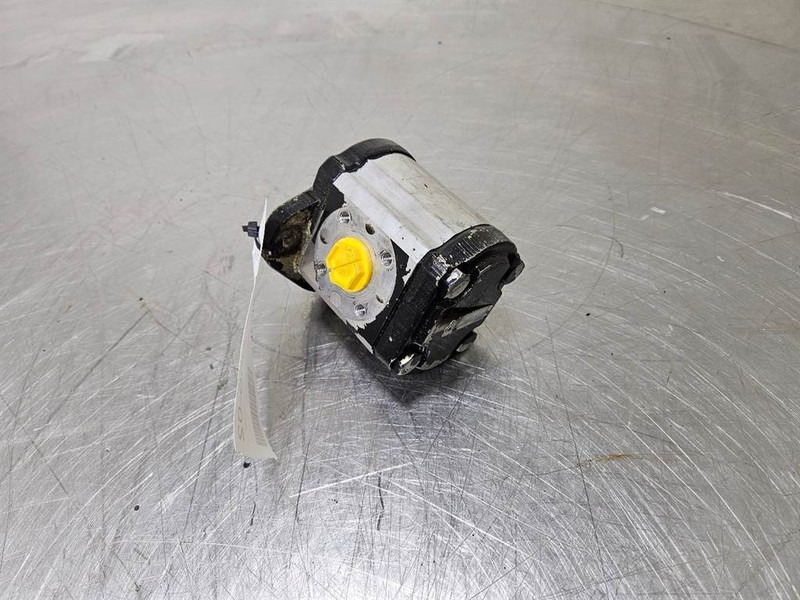 HALDEX W9A1-23-R-3-F-27-N-N-Gearpump/Zahnradpumpe - Hidraulika - Építőipari gépek: 3 kép. HALDEX W9A1-23-R-3-F-27-N-N-Gearpump/Zahnradpumpe - Hidraulika - Építőipari gépek: 3 kép.