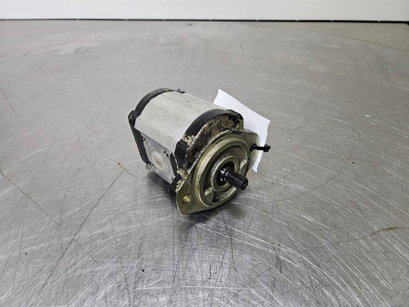 HALDEX W9A1-23-R-3-F-27-N-N-Gearpump/Zahnradpumpe - Hidraulika - Építőipari gépek: 1 kép. HALDEX W9A1-23-R-3-F-27-N-N-Gearpump/Zahnradpumpe - Hidraulika - Építőipari gépek: 1 kép.