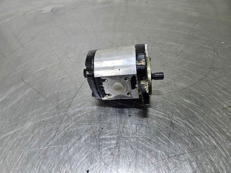 HALDEX W9A1-23-R-3-F-27-N-N-Gearpump/Zahnradpumpe - Hidraulika - Építőipari gépek: 4 kép. HALDEX W9A1-23-R-3-F-27-N-N-Gearpump/Zahnradpumpe - Hidraulika - Építőipari gépek: 4 kép.