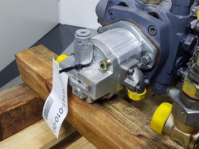 HALDEX WP09A1B-110-L - Vögele - 2149256 - Gearpump - Hidraulika: 1 kép. HALDEX WP09A1B-110-L - Vögele - 2149256 - Gearpump - Hidraulika: 1 kép.