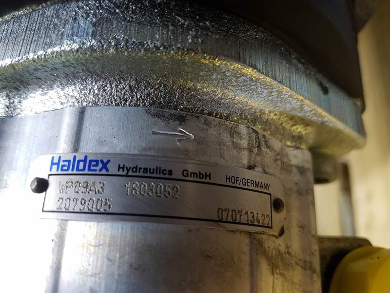 HALDEX WP09A3-1803052 - Vögele - 2079005 - Gearpump - Hidraulika - Építőipari gépek: 3 kép. HALDEX WP09A3-1803052 - Vögele - 2079005 - Gearpump - Hidraulika - Építőipari gépek: 3 kép.