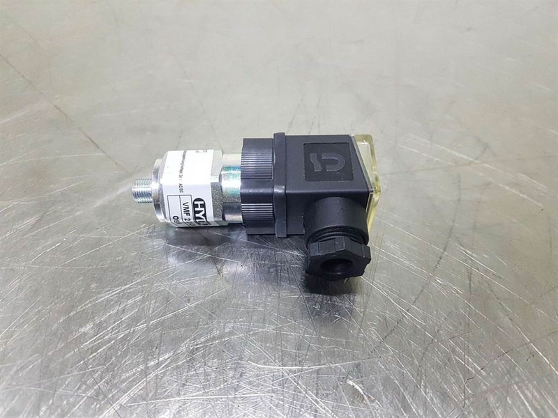 Hydac VMF 2 D.1 /-L24-301705-Clogging indicators - Elektromos rendszer - Építőipari gépek: 5 kép. Hydac VMF 2 D.1 /-L24-301705-Clogging indicators - Elektromos rendszer - Építőipari gépek: 5 kép.