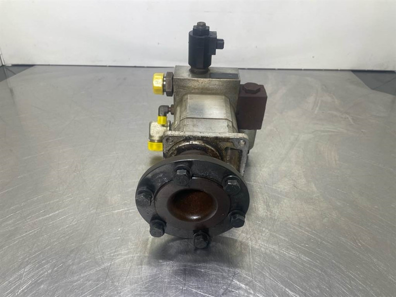 Hyundai HL757-7A-11LD-30700 / VAD0511111-Fan motor - Hidraulika - Építőipari gépek: 3 kép. Hyundai HL757-7A-11LD-30700 / VAD0511111-Fan motor - Hidraulika - Építőipari gépek: 3 kép.