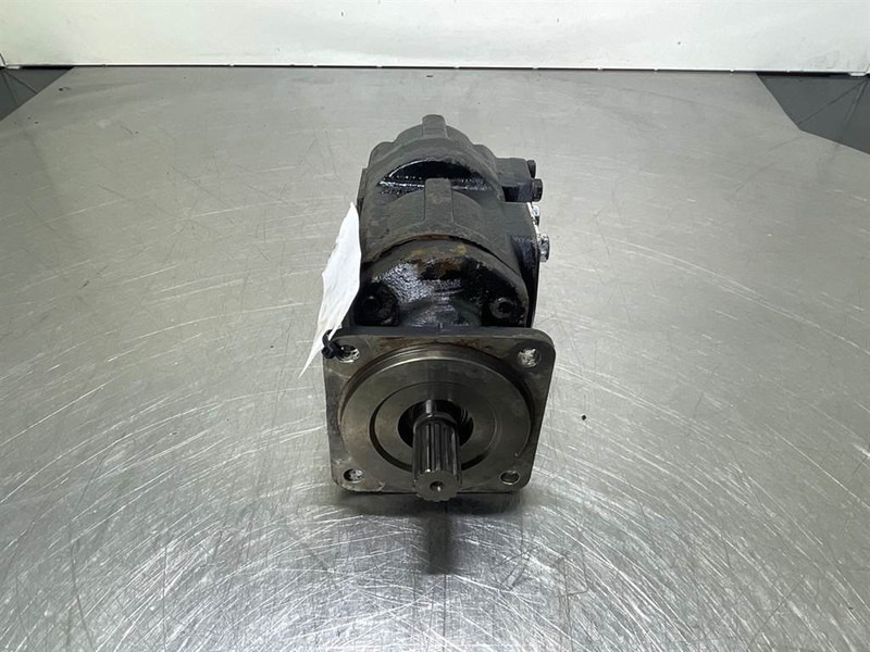 Hyundai HL757-7A-31LD-00300-146209-Main pump - Hidraulika - Építőipari gépek: 3 kép. Hyundai HL757-7A-31LD-00300-146209-Main pump - Hidraulika - Építőipari gépek: 3 kép.