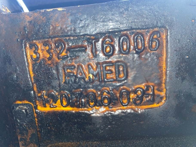 JCB TM220-332-T6006-Counterweight/Heckgewicht - Keret/ Alváz - Építőipari gépek: 5 kép. JCB TM220-332-T6006-Counterweight/Heckgewicht - Keret/ Alváz - Építőipari gépek: 5 kép.
