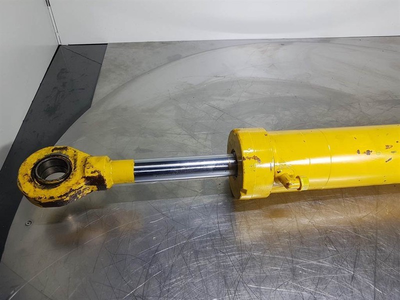 Kramer 320 - Tilt cylinder/Kippzylinder/Nijgcilinder - Hidraulika: 3 kép. Kramer 320 - Tilt cylinder/Kippzylinder/Nijgcilinder - Hidraulika: 3 kép.