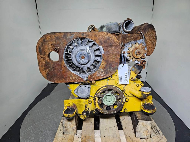 Kramer 512SL-Deutz F4L912-Engine/Motor - Motor - Építőipari gépek: 2 kép. Kramer 512SL-Deutz F4L912-Engine/Motor - Motor - Építőipari gépek: 2 kép.