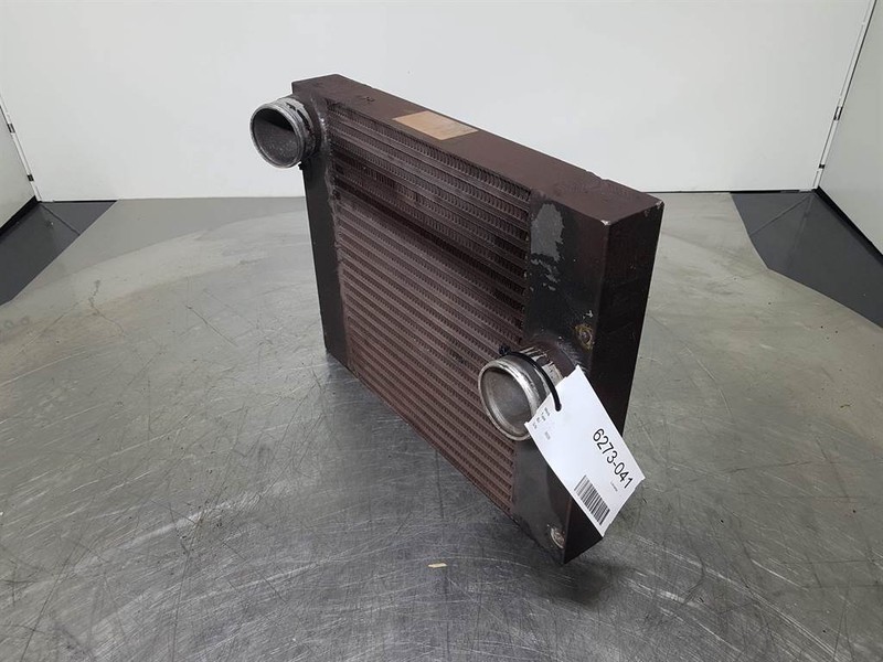 Kramer 880-AKG 0555.064.1800-Cooler/Kühler/Koeler - Motor és alkatrészek - Építőipari gépek: 2 kép. Kramer 880-AKG 0555.064.1800-Cooler/Kühler/Koeler - Motor és alkatrészek - Építőipari gépek: 2 kép.