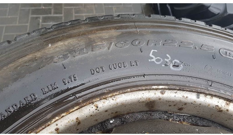LEAO 315/60-R22.5 - Tyre/Reifen/Band - Gumiabroncsok és felnik - Építőipari gépek: 3 kép. LEAO 315/60-R22.5 - Tyre/Reifen/Band - Gumiabroncsok és felnik - Építőipari gépek: 3 kép.
