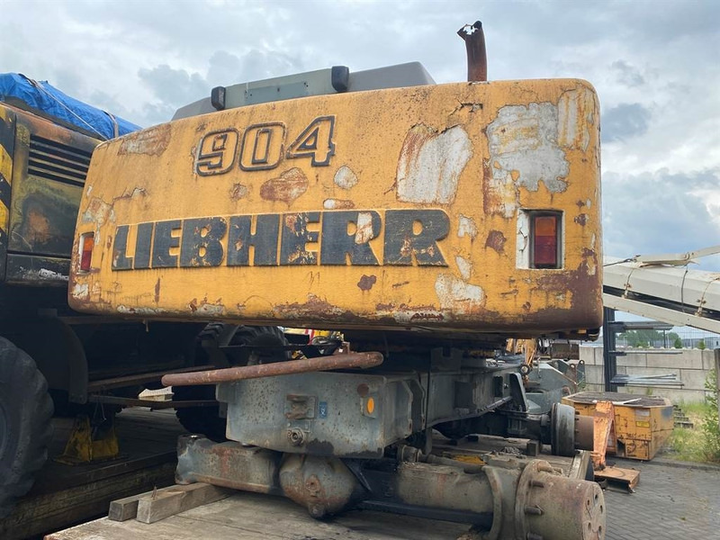 Liebherr A 904 (For parts) - Gumikerekes kotró: 4 kép. Liebherr A 904 (For parts) - Gumikerekes kotró: 4 kép.
