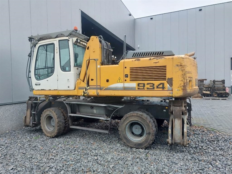Liebherr A934C - (For parts) - Hulladék kotró: 1 kép. Liebherr A934C - (For parts) - Hulladék kotró: 1 kép.