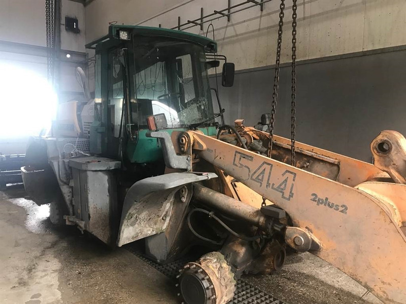 Liebherr L 544 (For parts) - Gumikerekes homlokrakodó: 2 kép. Liebherr L 544 (For parts) - Gumikerekes homlokrakodó: 2 kép.