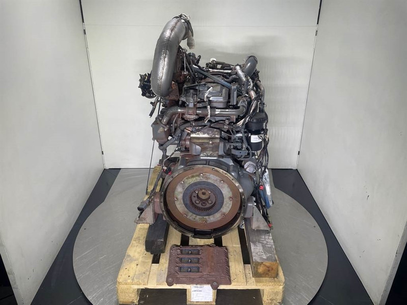 Liebherr L524-10816848-John Deere 4045HFL92-Engine/Motor - Motor - Építőipari gépek: 2 kép. Liebherr L524-10816848-John Deere 4045HFL92-Engine/Motor - Motor - Építőipari gépek: 2 kép.