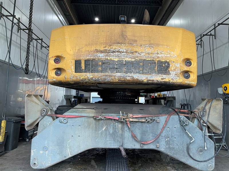 Liebherr LH 80 - (For parts) - Hulladék kotró: 5 kép. Liebherr LH 80 - (For parts) - Hulladék kotró: 5 kép.