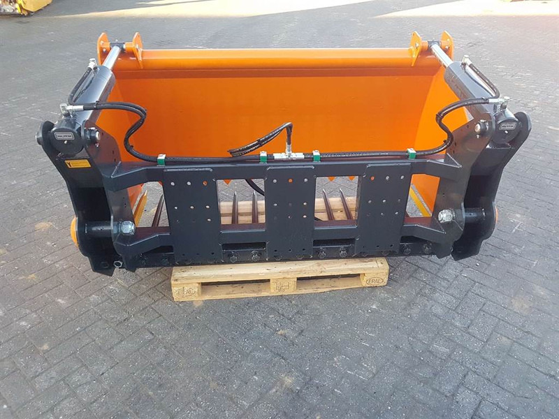 MAMMUT SC195M - Silage cutter/Silageschneider/Kuilhapper - Silózó berendezések: 4 kép. MAMMUT SC195M - Silage cutter/Silageschneider/Kuilhapper - Silózó berendezések: 4 kép.