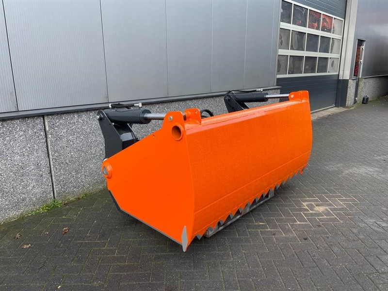 MAMMUT SC220M - Silage cutter/Silageschneider/Kuilhapper - Silózó berendezések: 2 kép. MAMMUT SC220M - Silage cutter/Silageschneider/Kuilhapper - Silózó berendezések: 2 kép.