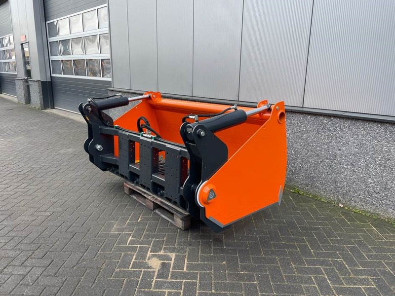 MAMMUT SC220M - Silage cutter/Silageschneider/Kuilhapper - Silózó berendezések: 5 kép. MAMMUT SC220M - Silage cutter/Silageschneider/Kuilhapper - Silózó berendezések: 5 kép.