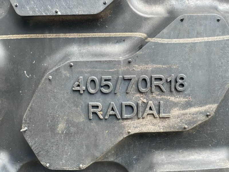 Magna 405/70R18-Tire/Reifen/Band - Gumiabroncsok és felnik - Építőipari gépek: 4 kép. Magna 405/70R18-Tire/Reifen/Band - Gumiabroncsok és felnik - Építőipari gépek: 4 kép.