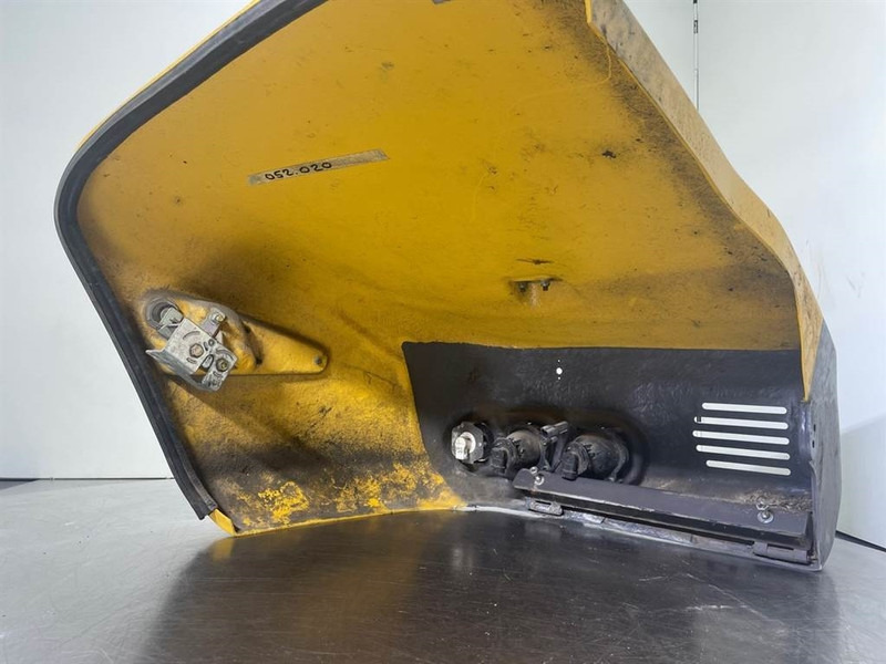 Mecalac 12MTX-5381157-Hood/Haube/Kap - Keret/ Alváz - Építőipari gépek: 4 kép. Mecalac 12MTX-5381157-Hood/Haube/Kap - Keret/ Alváz - Építőipari gépek: 4 kép.