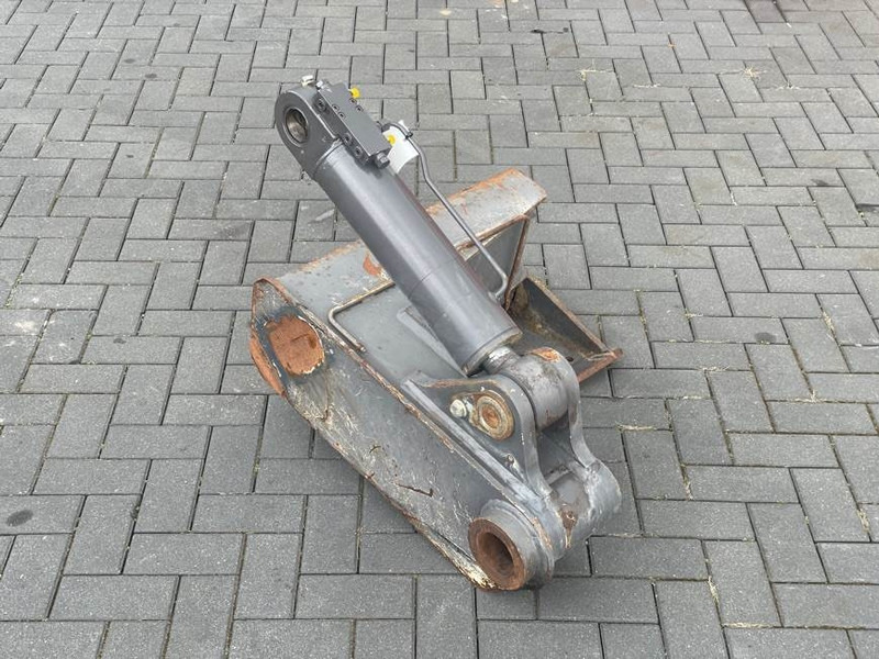 Mecalac 12MTX-5460430/2400029/5671156-Outrigger/Pratzen - Keret/ Alváz - Építőipari gépek: 3 kép. Mecalac 12MTX-5460430/2400029/5671156-Outrigger/Pratzen - Keret/ Alváz - Építőipari gépek: 3 kép.