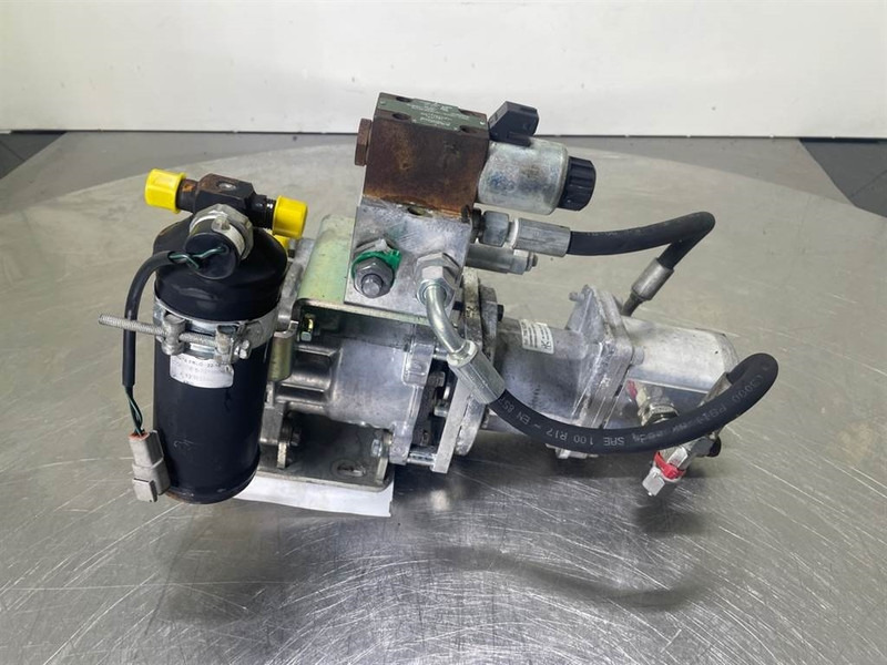 Mecalac 12MTX-5620108/6090359/6050187-Compressor - Motor - Építőipari gépek: 5 kép. Mecalac 12MTX-5620108/6090359/6050187-Compressor - Motor - Építőipari gépek: 5 kép.