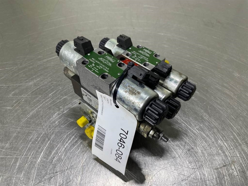 Mecalac 12MTX-6090341-NG6 Valve/Ventile/Ventiel - Hidraulika - Építőipari gépek: 4 kép. Mecalac 12MTX-6090341-NG6 Valve/Ventile/Ventiel - Hidraulika - Építőipari gépek: 4 kép.