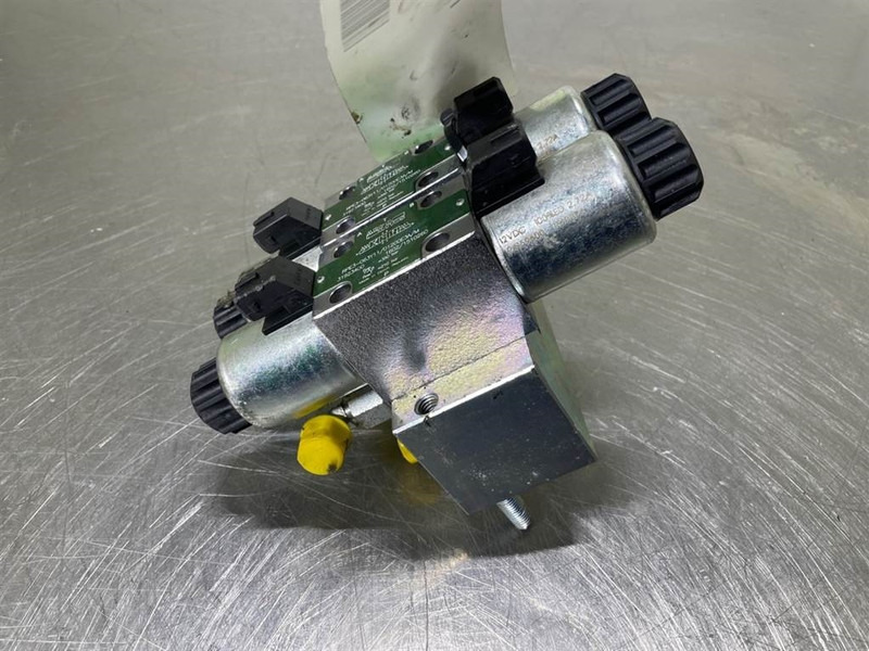 Mecalac 12MTX-6090364-NG6 Valve/Ventile/Ventiel - Hidraulika - Építőipari gépek: 2 kép. Mecalac 12MTX-6090364-NG6 Valve/Ventile/Ventiel - Hidraulika - Építőipari gépek: 2 kép.