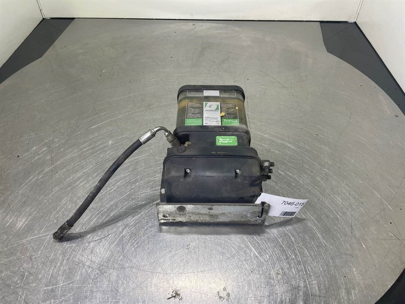 Mecalac 12MTX-F129083 12V-Lubricating system - Keret/ Alváz - Építőipari gépek: 1 kép. Mecalac 12MTX-F129083 12V-Lubricating system - Keret/ Alváz - Építőipari gépek: 1 kép.