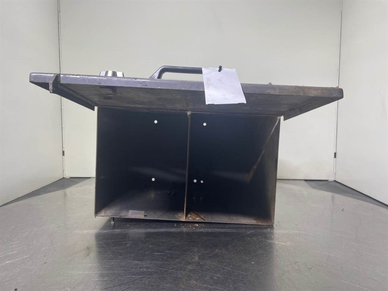 Mecalac 12MTX - Toolbox/Werkzeugkasten/Gereedschapskist - Keret/ Alváz - Építőipari gépek: 2 kép. Mecalac 12MTX - Toolbox/Werkzeugkasten/Gereedschapskist - Keret/ Alváz - Építőipari gépek: 2 kép.