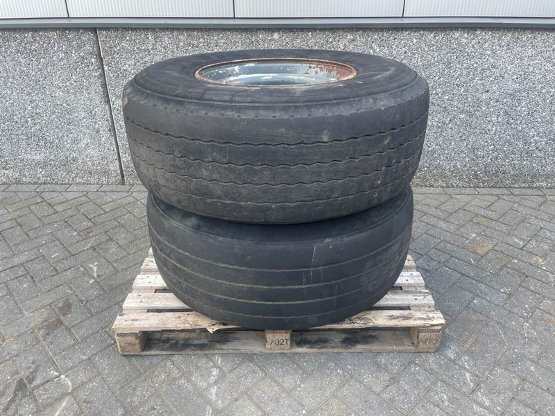Michelin 425/65R22.5-Tire/Reifen/Band - Gumiabroncsok és felnik - Építőipari gépek: 1 kép. Michelin 425/65R22.5-Tire/Reifen/Band - Gumiabroncsok és felnik - Építőipari gépek: 1 kép.