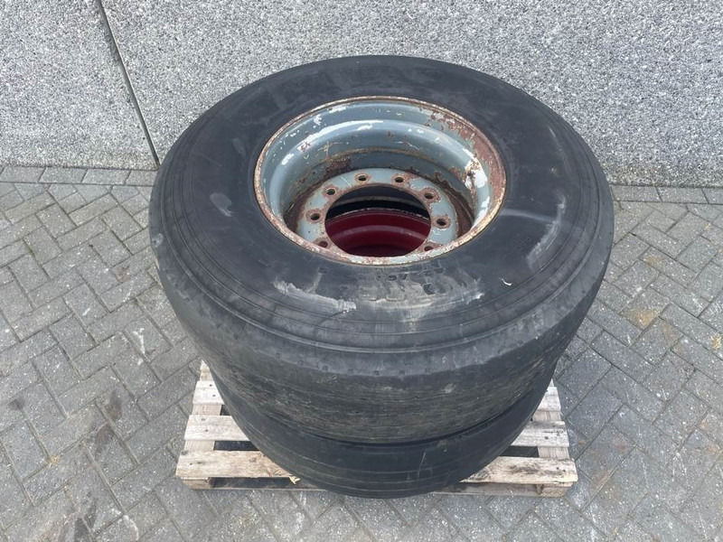 Michelin 425/65R22.5-Tire/Reifen/Band - Gumiabroncsok és felnik - Építőipari gépek: 3 kép. Michelin 425/65R22.5-Tire/Reifen/Band - Gumiabroncsok és felnik - Építőipari gépek: 3 kép.