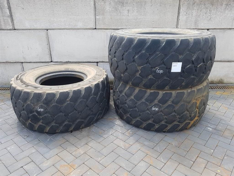 Michelin 600/65R25 - Tyre/Reifen/Band - Gumiabroncs - Építőipari gépek: 1 kép. Michelin 600/65R25 - Tyre/Reifen/Band - Gumiabroncs - Építőipari gépek: 1 kép.